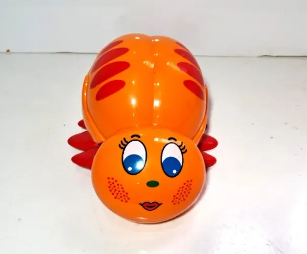 Carrinho a Fricção Pega Bebe- Joaninha