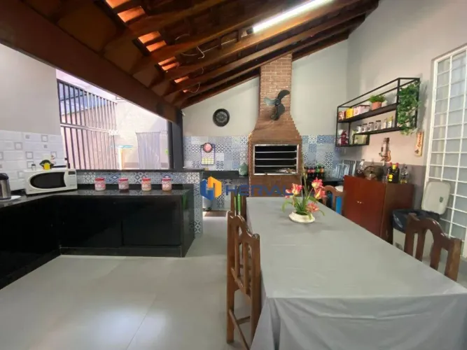 Casa com 5 quartos à venda, 228 m² por R$ 650.000 - Jardim Pinheiros - Maringá/PR