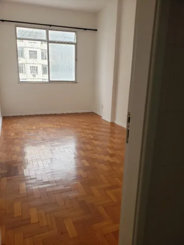 Flamengo na Senador Vergueiro, 218 2 quartos aceitamos depósito