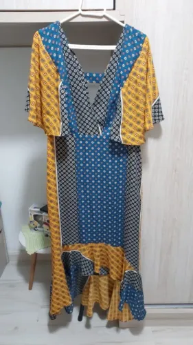 Vestido longo com babado