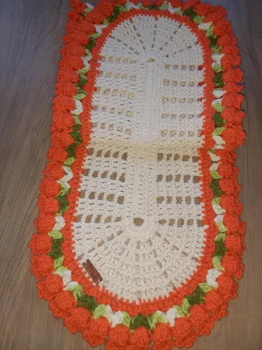 Trilho de mesa tulipas laranja 