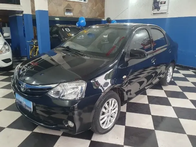 Toyota Etios Sedan 1.5 XLS *Único dono *Troco Financio