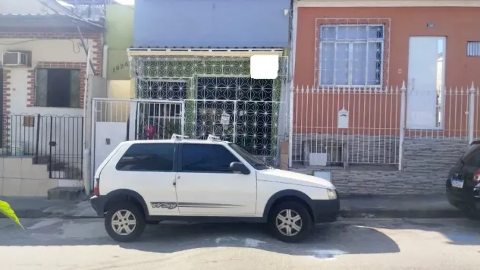 Magalhães Bastos: Casa tipo apartamento com quintal.