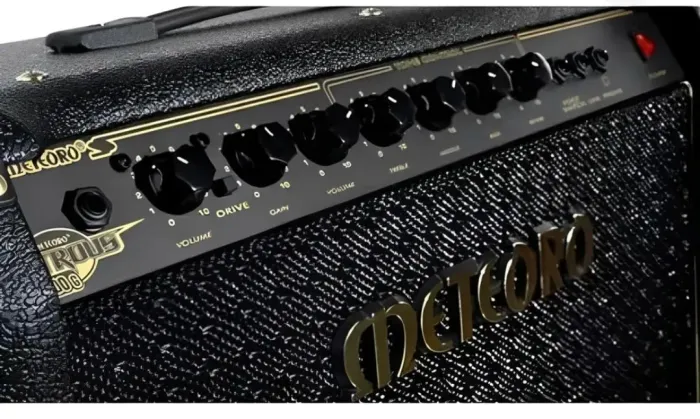 AMPLIFICADOR GUITARRA METEORO