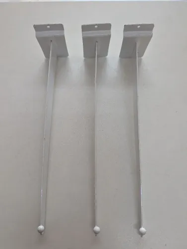 Suporte de prateleira 30cm branco para painel canaletado.