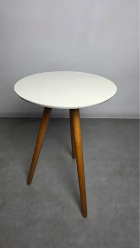 Mesa auxiliar pé palito 