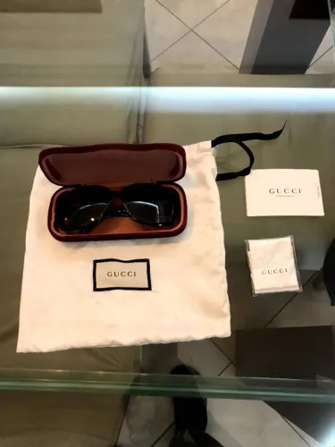 oculos guggi importado na caixa original com certificado