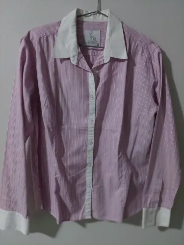 Camisa Social Listrada Rosa com Detalhes Brancos - 44