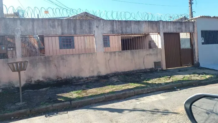 Imóvel para venda com 102 metros quadrados com 3 quartos sendo 1 suite