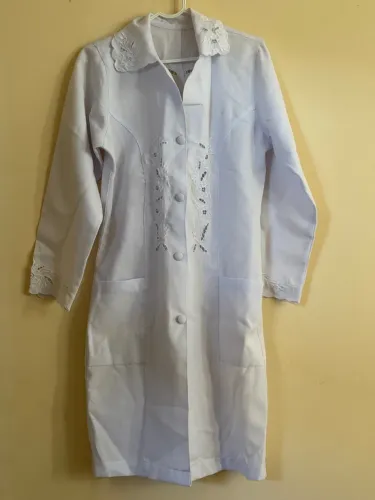 Jaleco Branco com Detalhes Bordados novo tamanho P