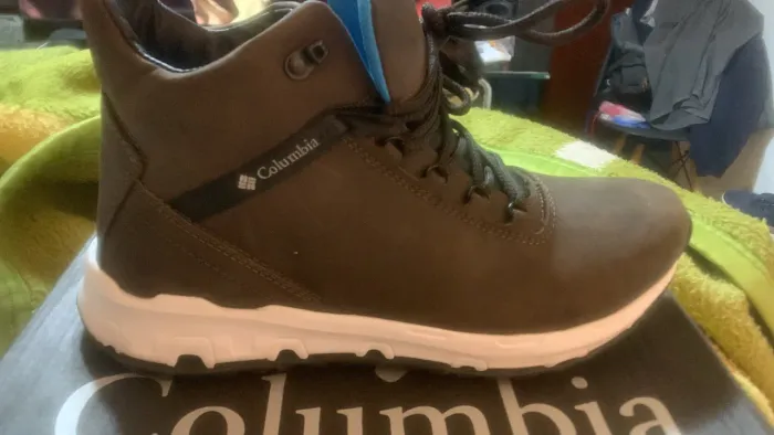 Bota Columbia impermeável tamanho 42 