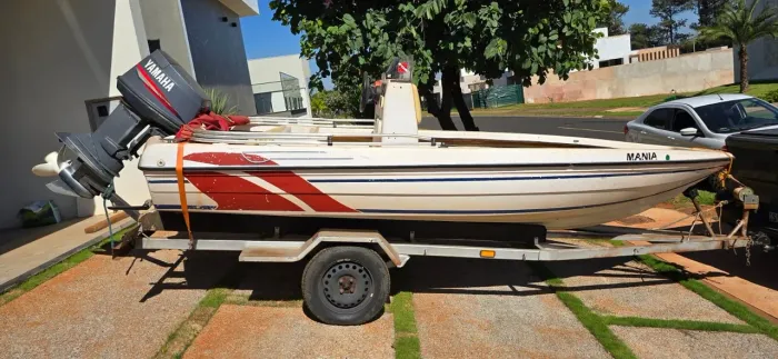 Lancha Real Light 16 pés (5 lugares) 60 HP com carretinha rodoviária documentada e capa.