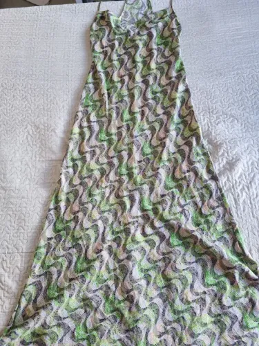 Vestido estampado verde e branco