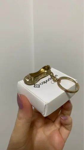 Chaveiro Sapatilha Dourada - Capodarte