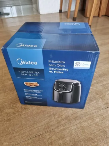 AirFryer Midea 4L Nova, na caixa