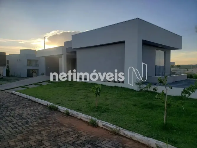 Casa à venda no Condomínio Villas Park 1, com 4 Quartos e 4 banheiros!