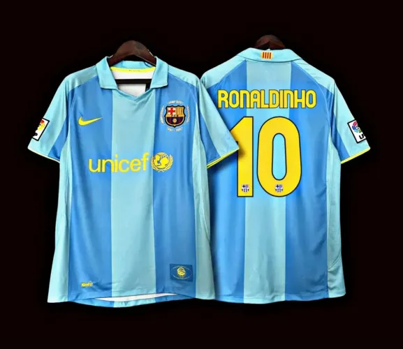 Camis Retrô Barcelona Ronaldinho 2007/08 - Away Azul Bebê