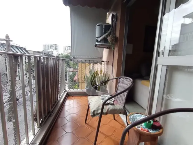 Apartamento com Varanda na Maxwell