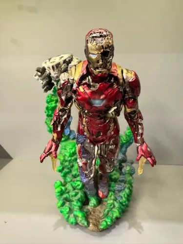 Estátua Homem de Ferro Deluxe - Spider-Man: Far From Home 1/10 Iron Studios