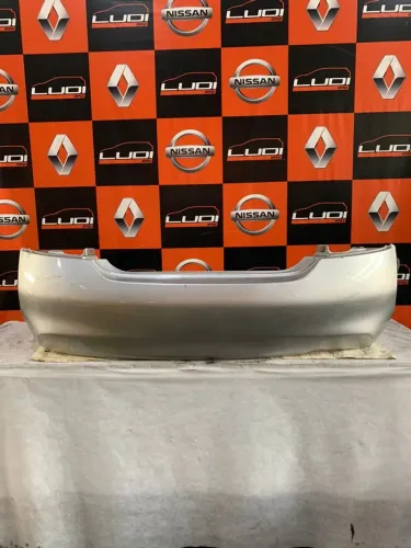 Parachoque Traseiro Nissan Versa 2011 a 2014 (Prata)
