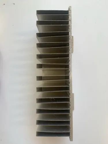 Dissipador de calor para amplificador