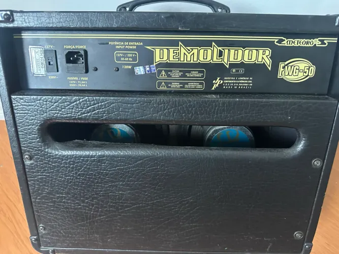 Amplificador de guitarra meteoro