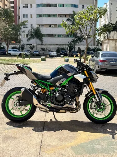 Z 900 R Edition 2026 com 1800 km