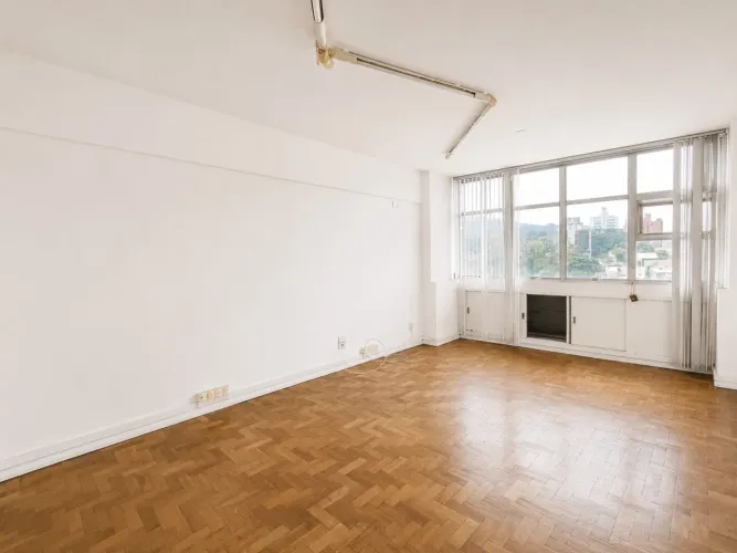 Excelente sala para locação no centro de Blumenau