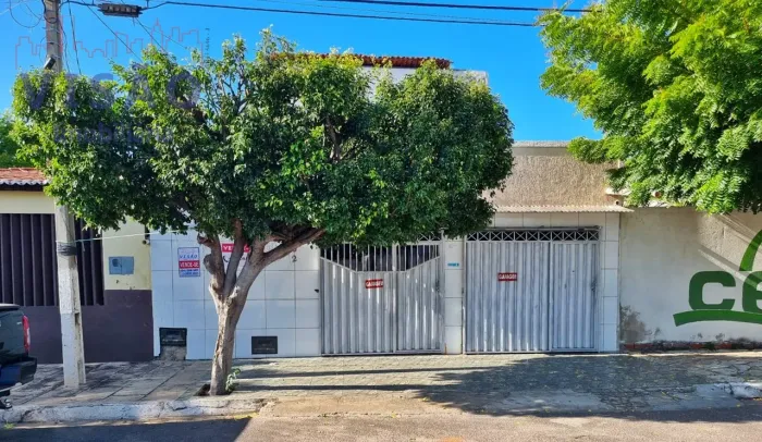 VENDE-SE CASA RESIDENCIAL DUPLEX COM PONTO COMERCIAL - MRO