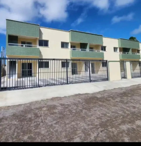 Aluga-se casa em condomínio fica no primeiro andar <br>N sa do o pau amarelo <br>Cep 53431235
