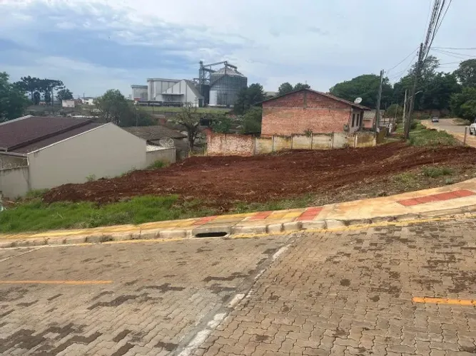 Terreno esquina oficinas