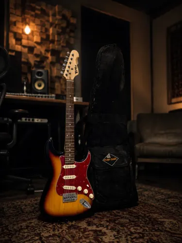 Guitarra Semi Nova