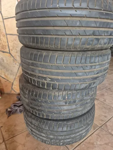 Pneus Delinte 205/40/18
