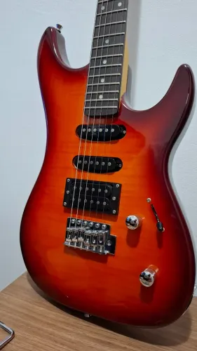 Guitarra Washburn N2 Sonamaster