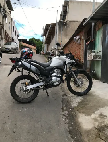 XRE 300 2015
