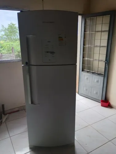 Vende se geladeira não está gelando