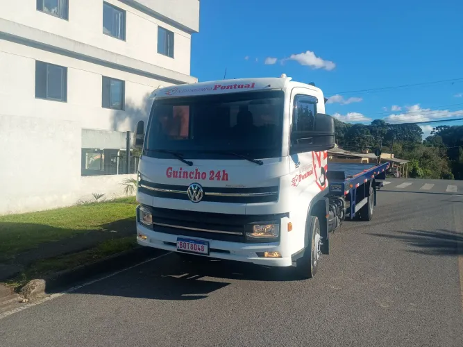 Vendo ou troco caminhão plataforma guincho 