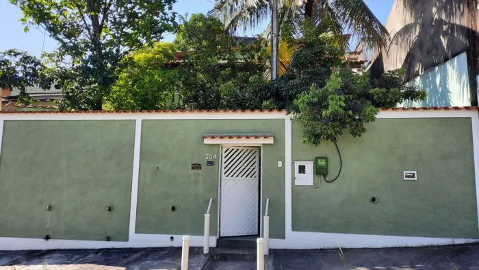 VENDO EXCELENTE CASA C DOCUMENTAÇÃO EM DIA (ESCRITURA, RGI, IPTU) P/FINANCIAMENTO BANCARIO