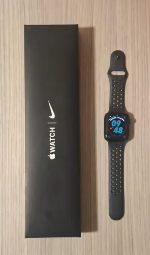 Apple Watch SE - Versão Exclusiva Nike - 44 mm