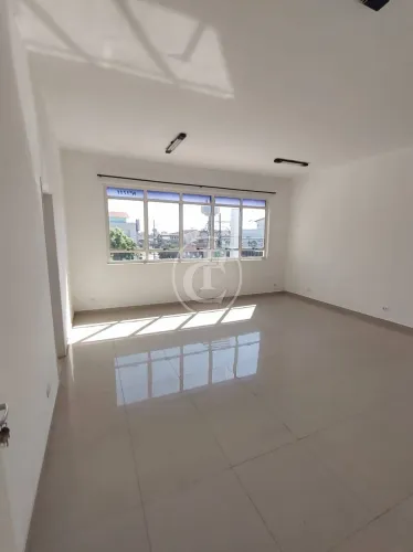 SALA COMERCIAL COM VISTA PARA A AV. ANDRÔMEDA EXCELENTE PARA ESCRITÓRIO