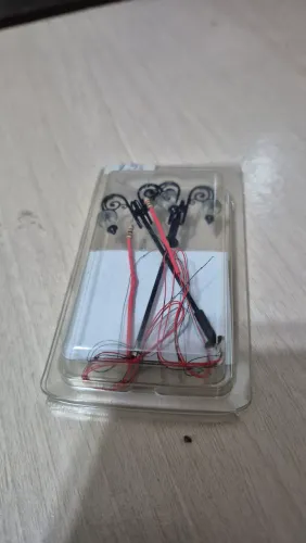 Lindíssimos postes na escala HO para sua maquette