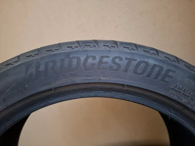 Pneus 215 x 45 r17 Semi Novos
