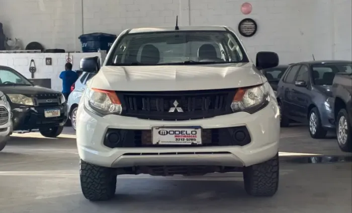 Mitsubishi L200 Triton Sport GLX 2.4 CD Diesel Mec. 2019