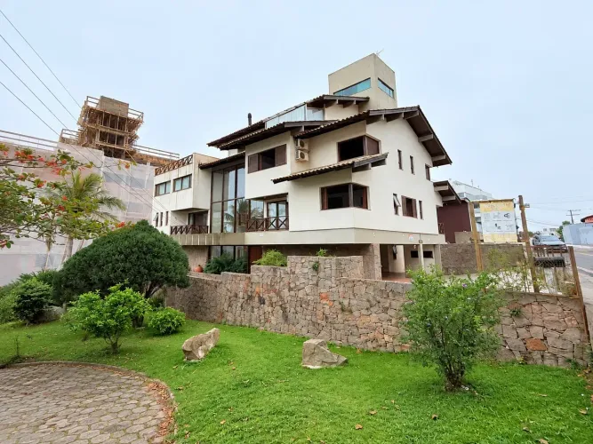 Imóvel para venda tem 523 metros quadrados com 10 quartos em Canasvieiras - Florianópolis 