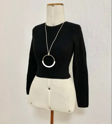 Cropped da Zara em tricot preto