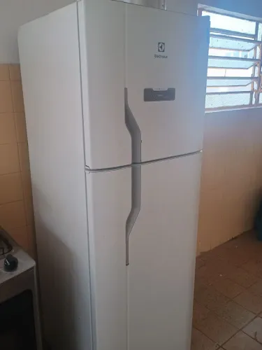 Vendo geladeira Electrolux 