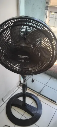 Ventilador de pé