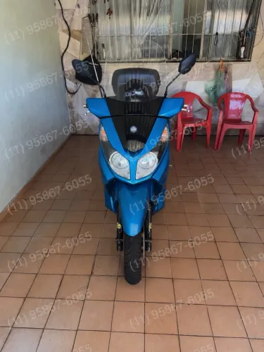 DAFRA CITYCOM 300i 2011 - Scooter confortável e muito bem conservada
