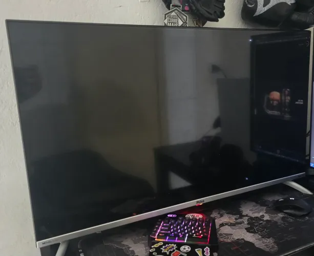 Smart TV Philco 43" Roku TV - Excelente Estado