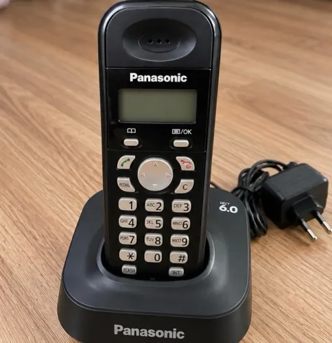 Telefone Sem Fio Panasonic DECT 6.0 com Base + Todos os Cabos